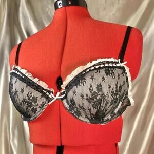 VS push-up lace ruffle-trimmed bra with bow details!